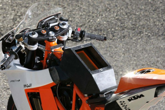 http://www.asphaltandrubber.com/wp-content/uploads/2011/12/Mototech-KTM-RC4-690R-supermono-33-635x422.jpg