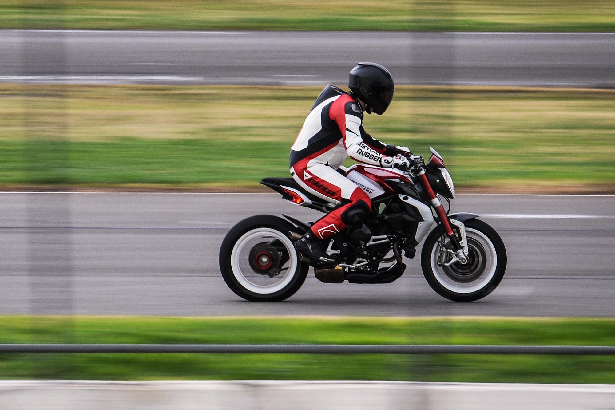 Not-A-Review: 2015 MV Agusta Motorcycles - Asphalt & Rubber