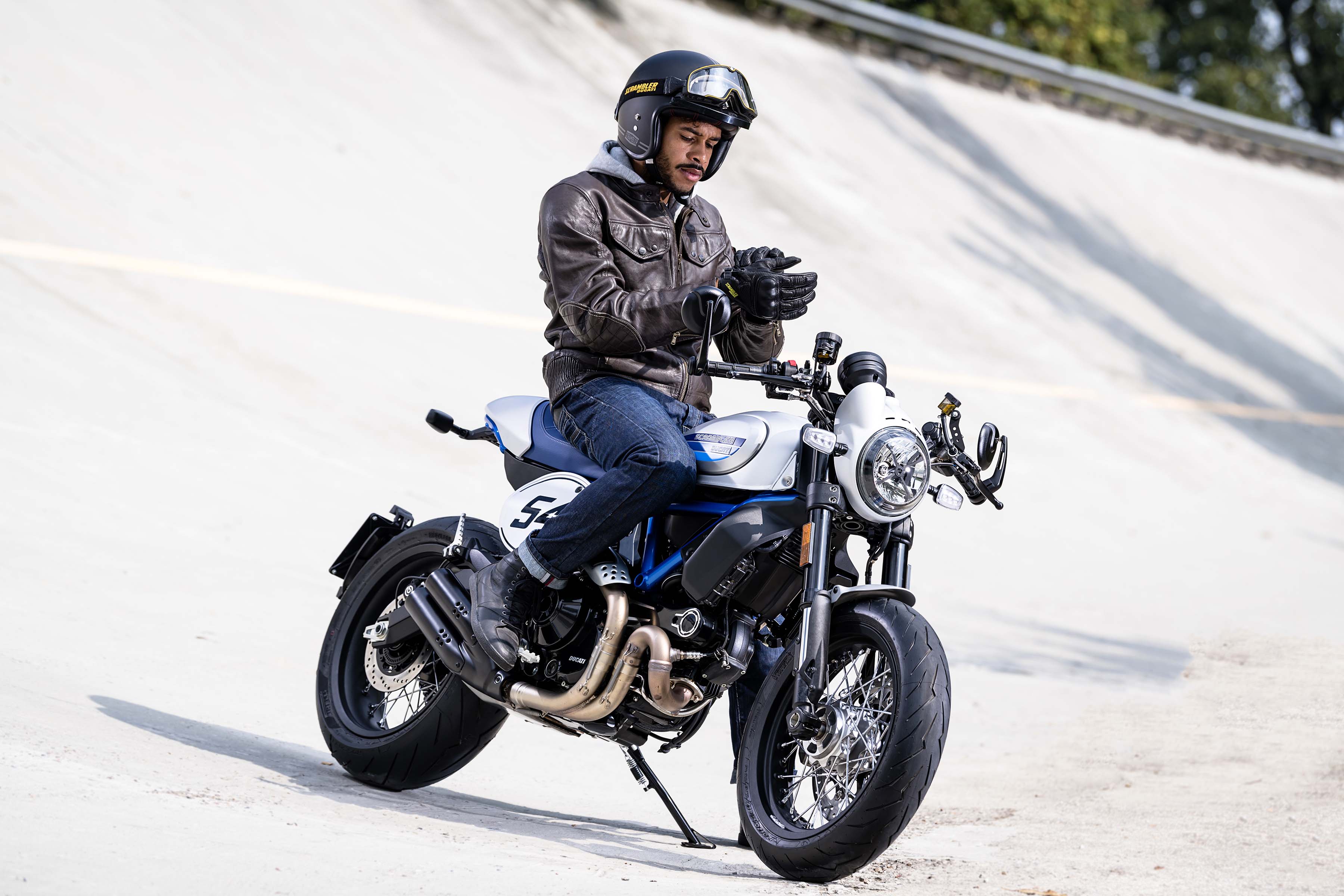 Bold New Graphics Come to the Scrambler Ducati Line for ... (3600 x 2400 Pixel)