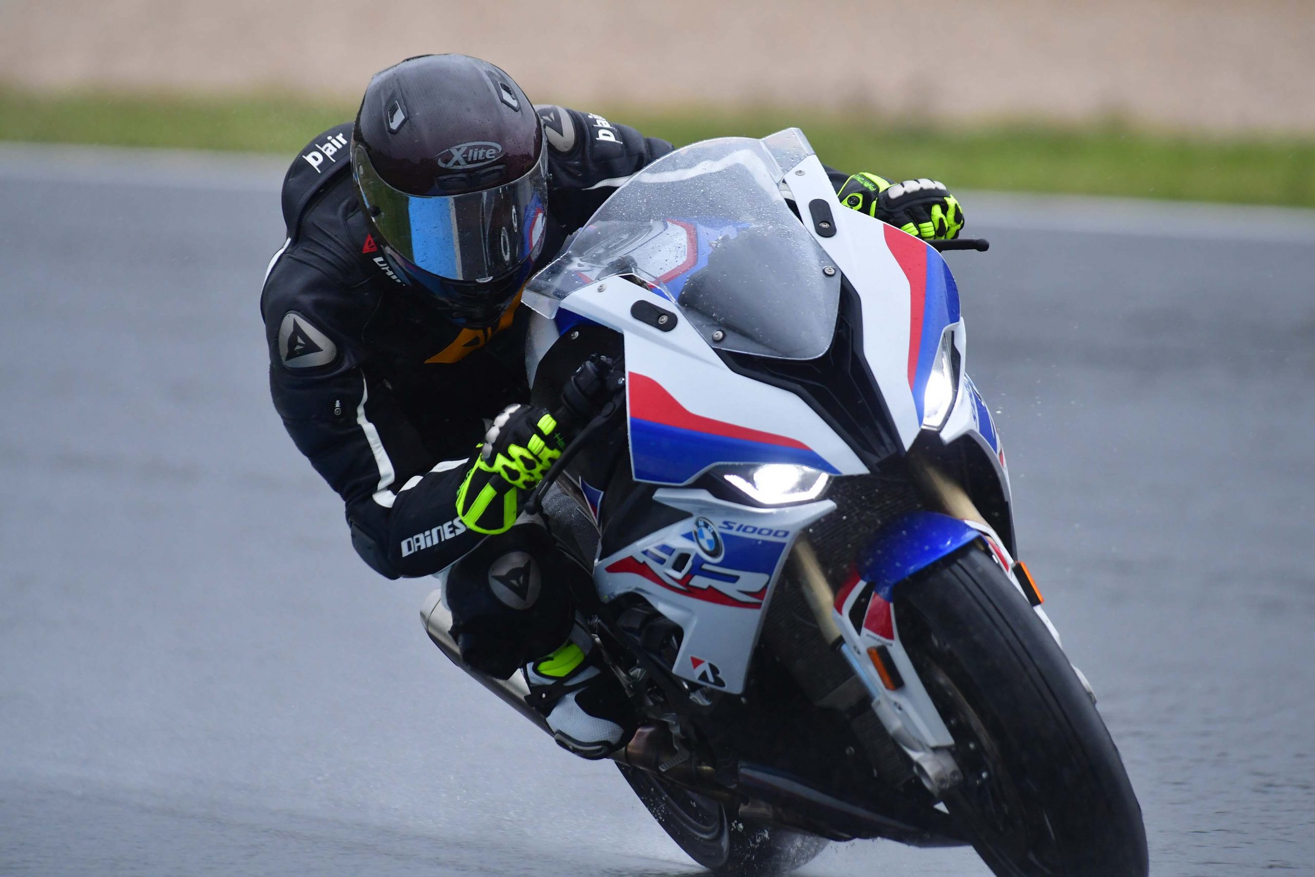 What It’s Like To Ride The 2019 BMW S1000RR, A Wet Review - Asphalt ...