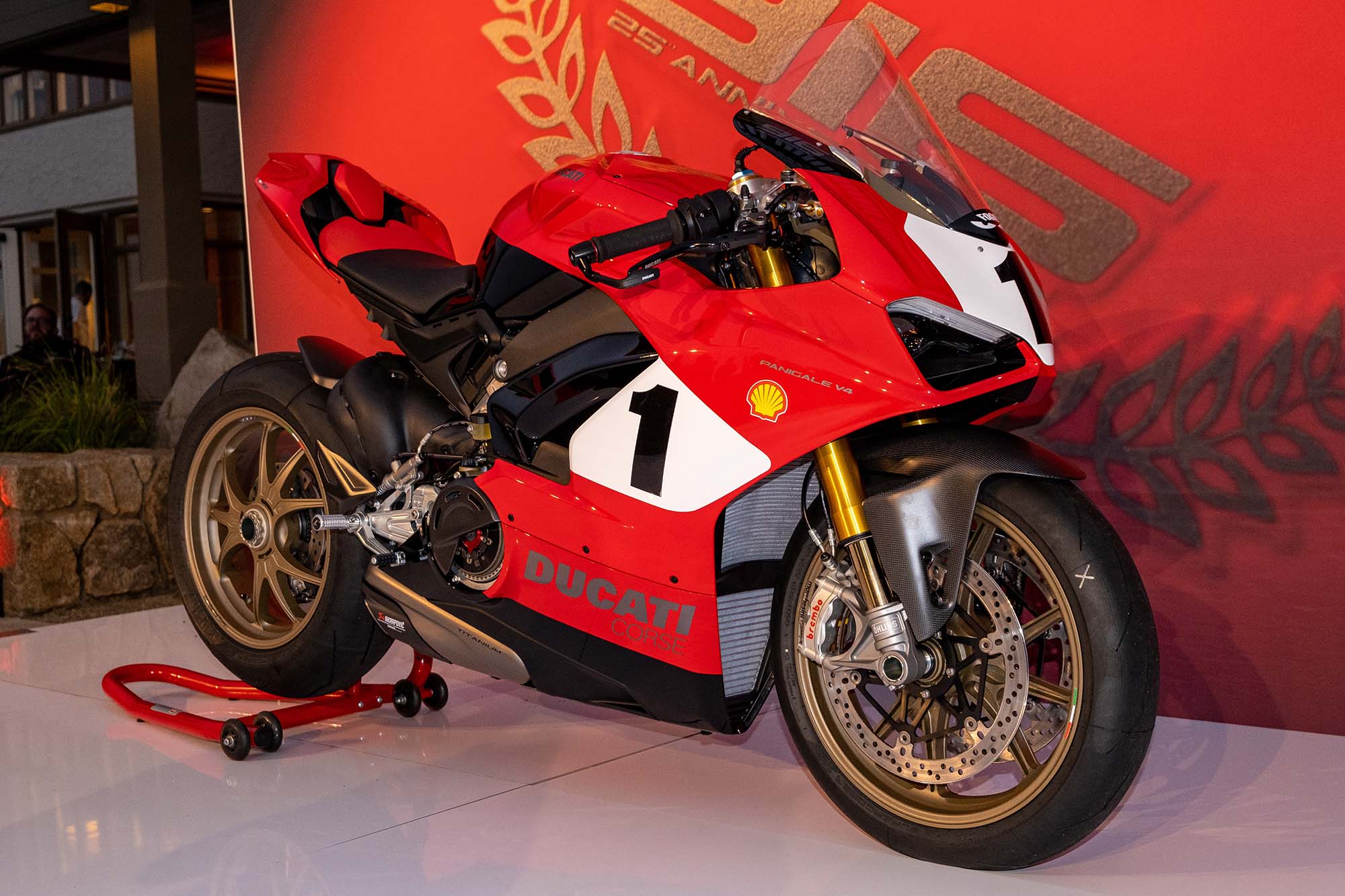 Up-Close With The Ducati Panigale V4 25° Anniversario 916 - Asphalt ...