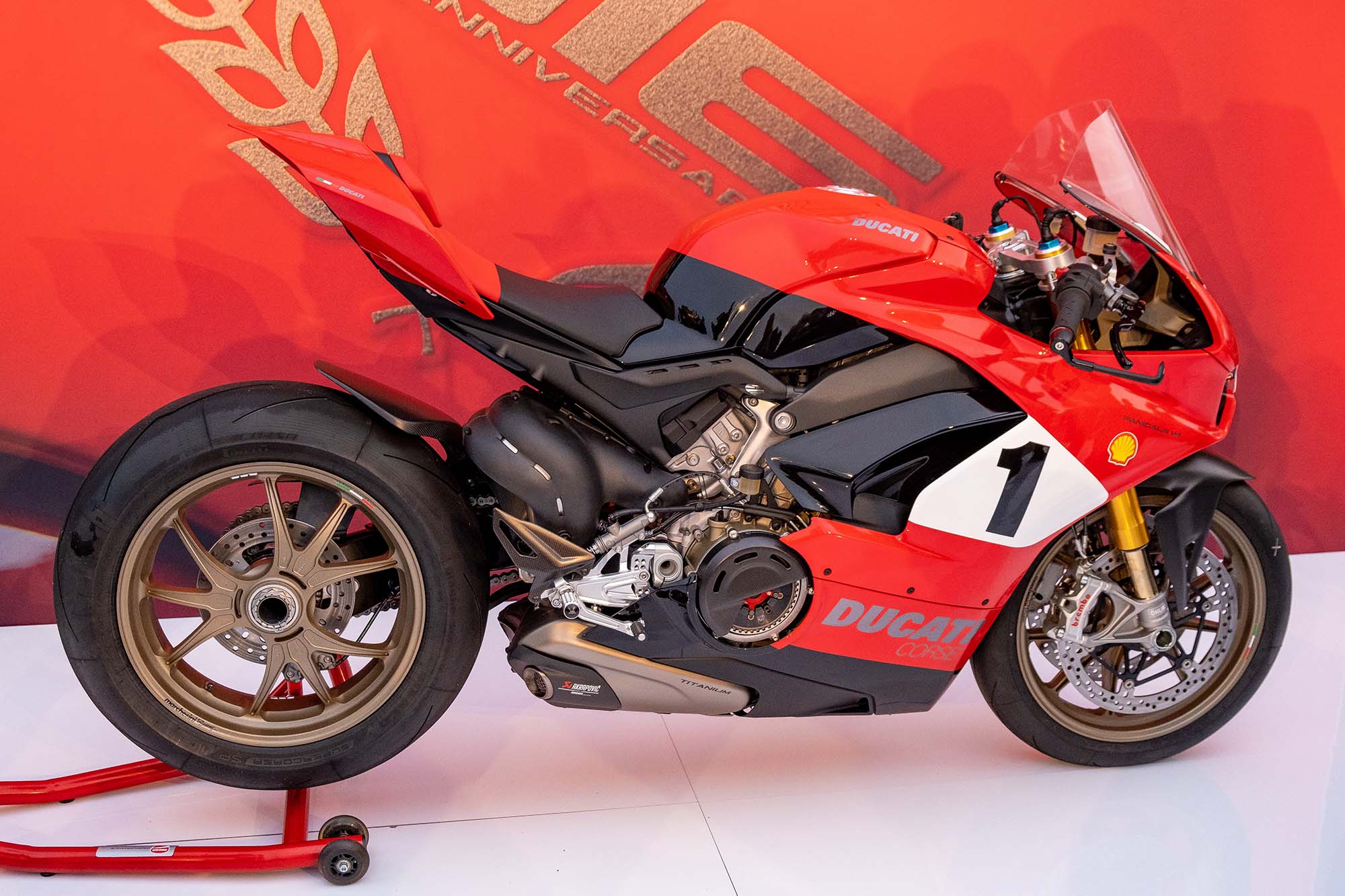 Up-Close With The Ducati Panigale V4 25° Anniversario 916 - Asphalt ...