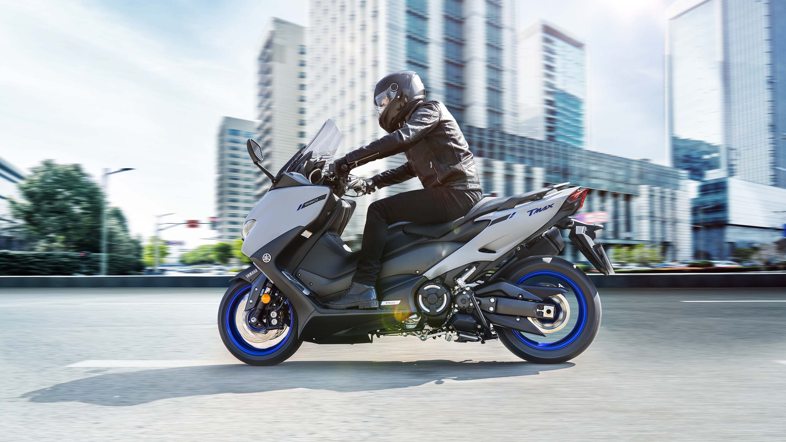 Yamaha TMAX 560, The Pinnacle Sport Scooter Gets a Boost Asphalt & Rubber