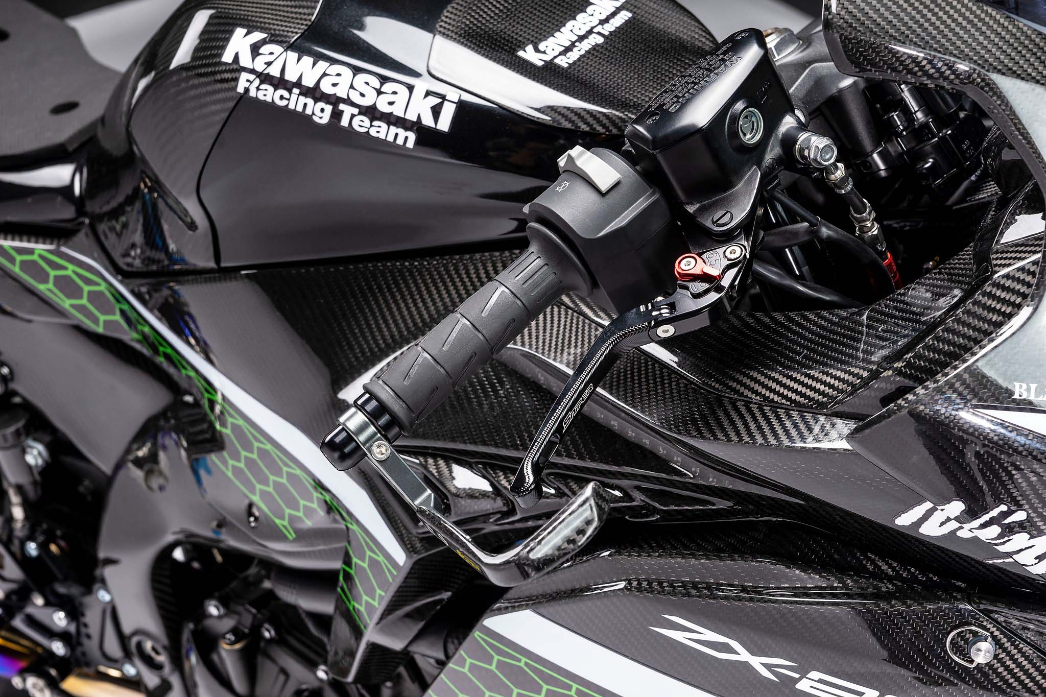 More Photos Of That Sexy Carbon Fiber Kawasaki Ninja Zx R Asphalt Rubber