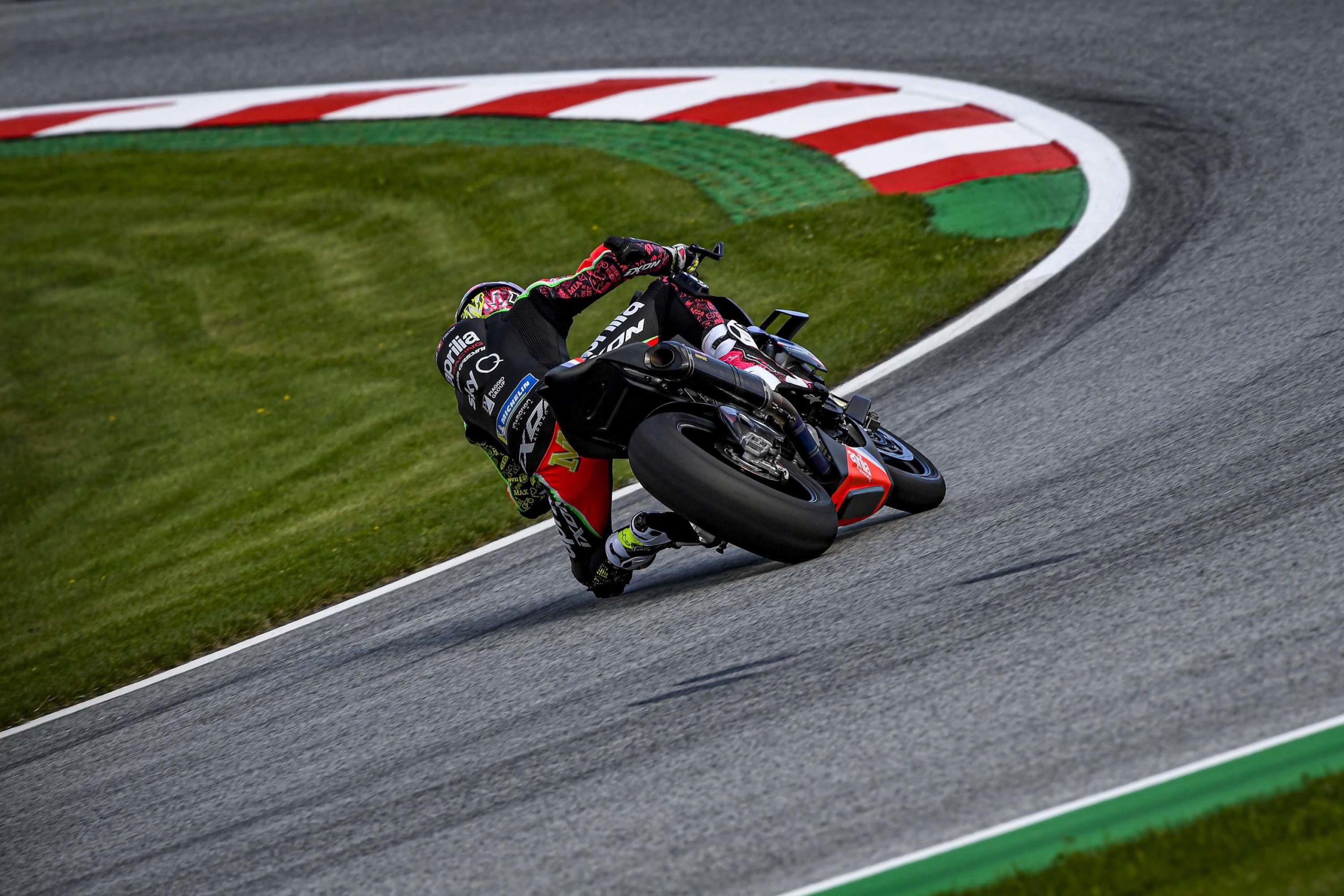 Aprilia Tuono V4 X Brings 221hp For The Track Only - Asphalt & Rubber