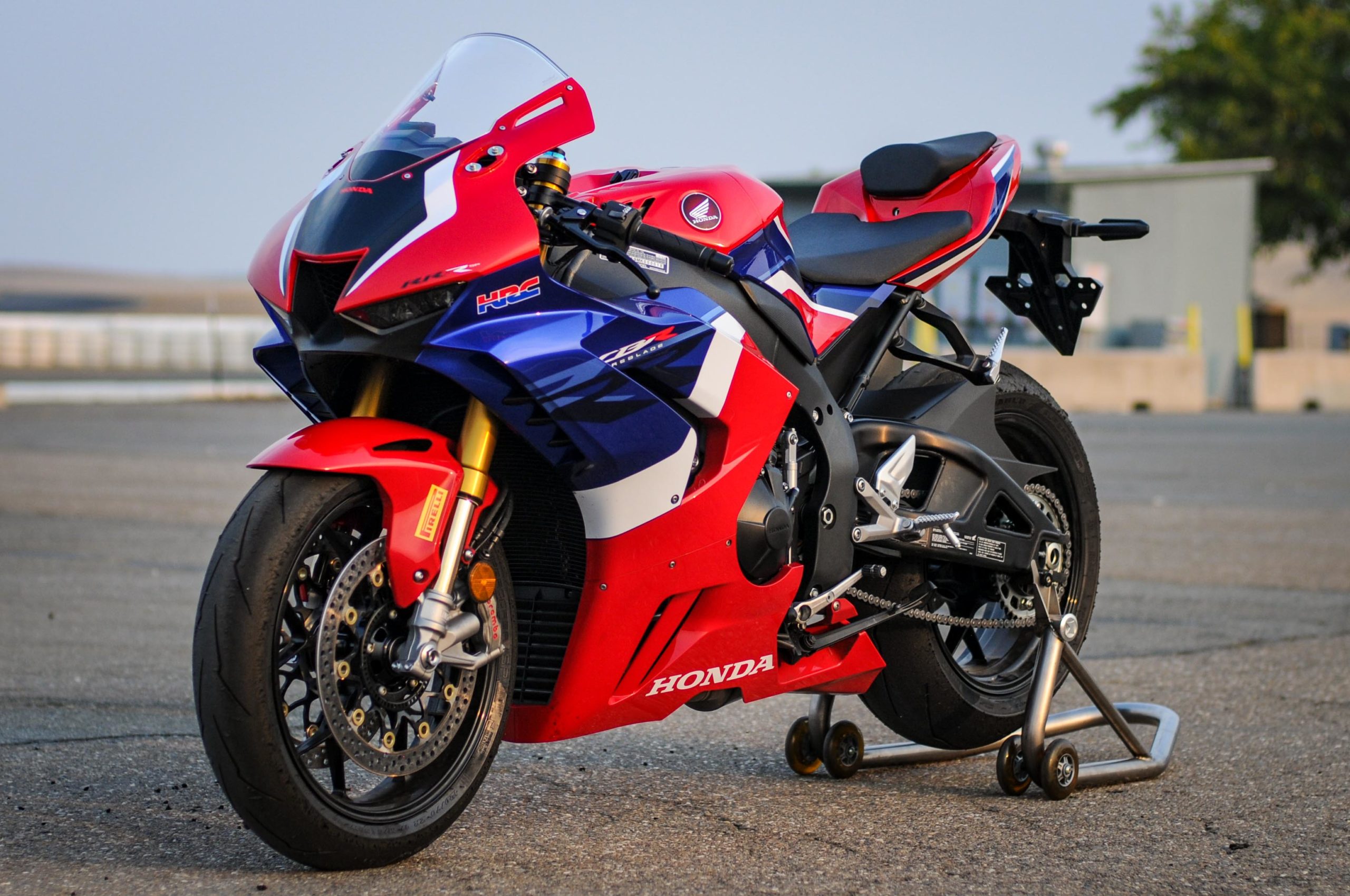 Up-Close with the Honda CBR1000RR-R Fireblade SP - Asphalt & Rubber