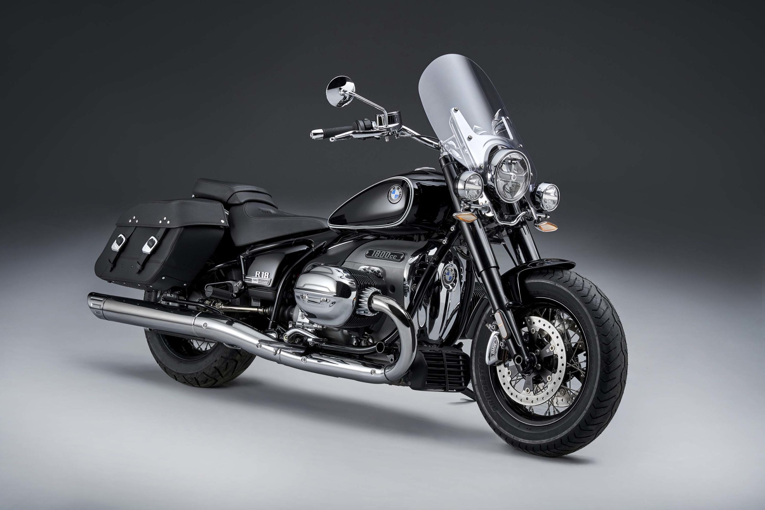 BMW R18 Classic Debuts With Subtle Differences - Asphalt & Rubber