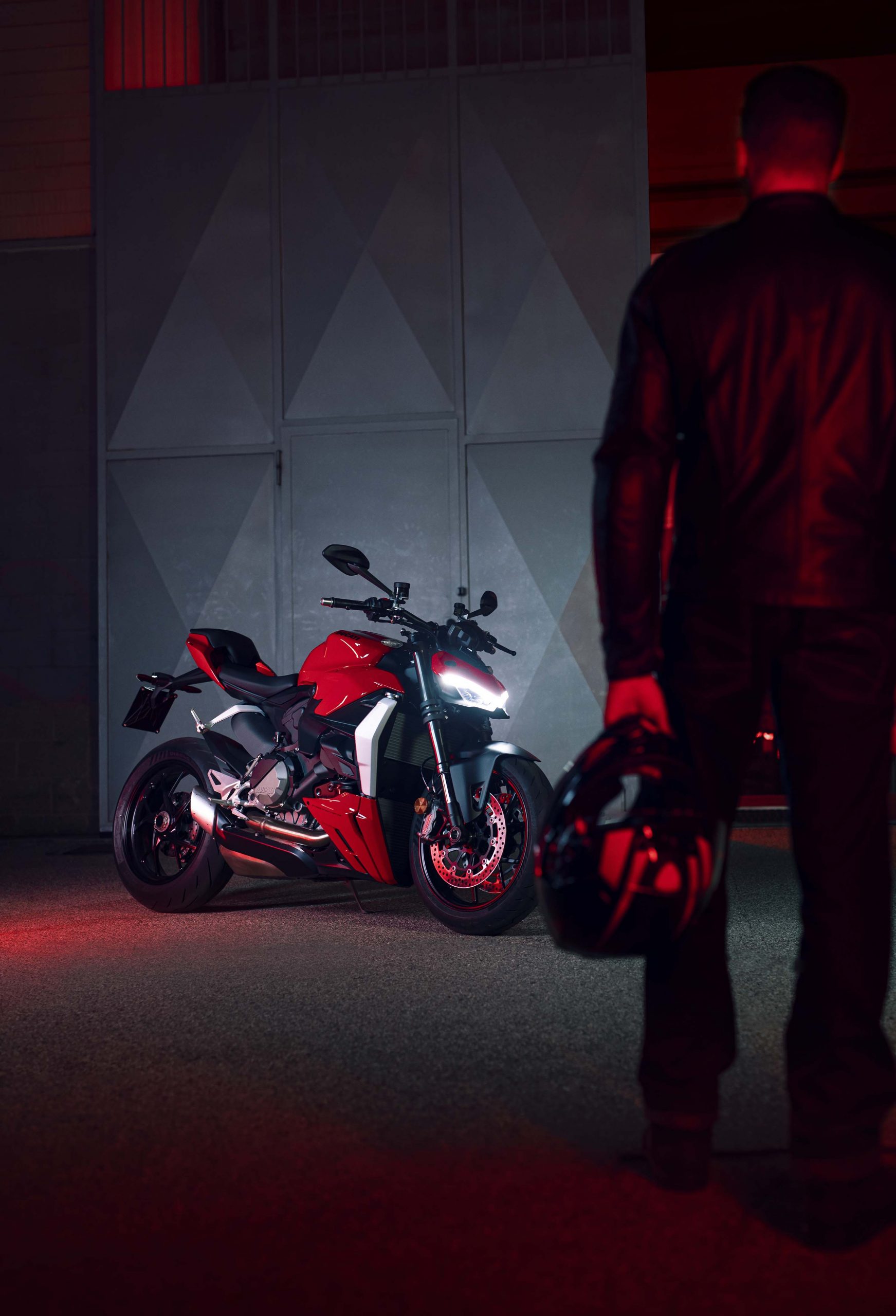 The Ducati Streetfighter V2 Debuts For Your V-Twin Loving Heart ...